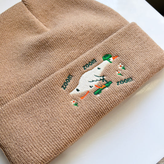 ZOOM ZOOM SKATEBOARDING GOOSE BEANIE
