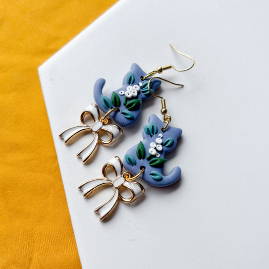 BABY'S BREATH CAT EARRINGS