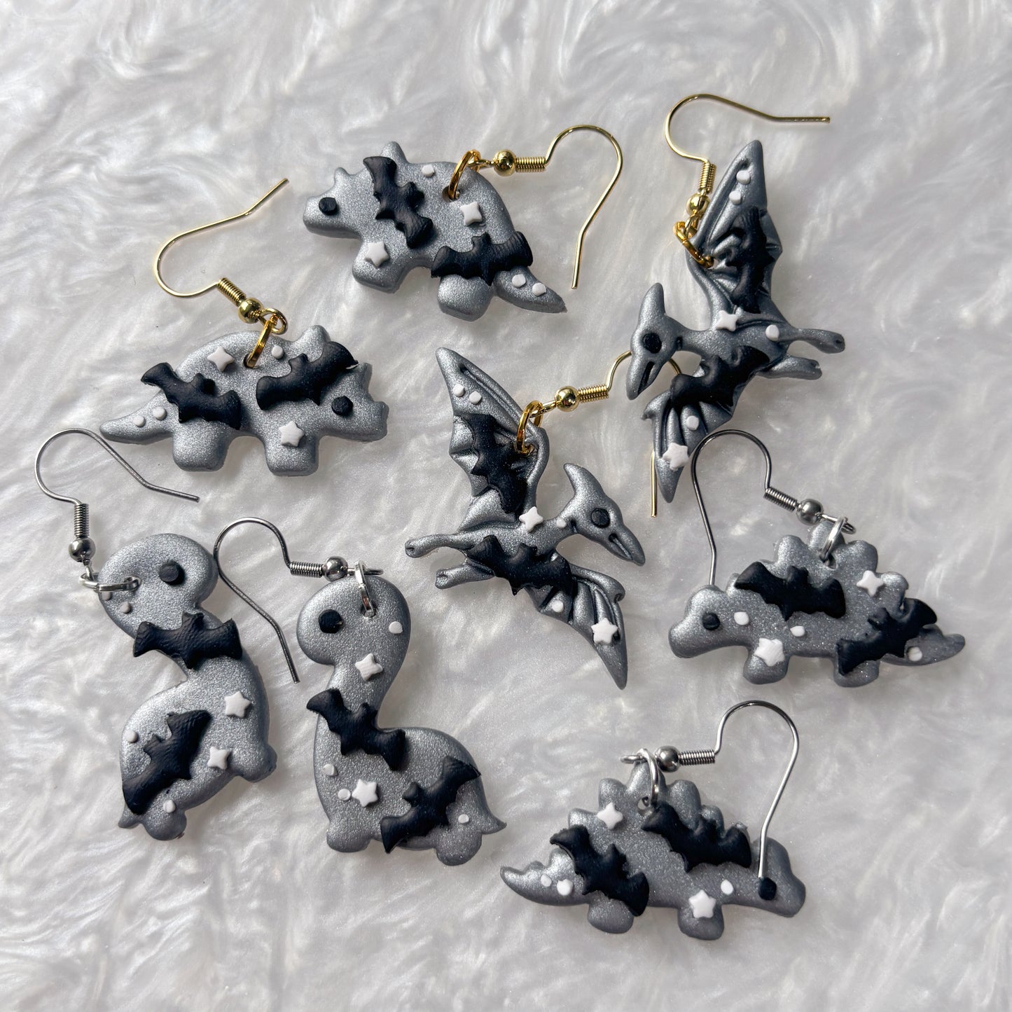 BAT DINO EARRINGS (TRICERATOPS)