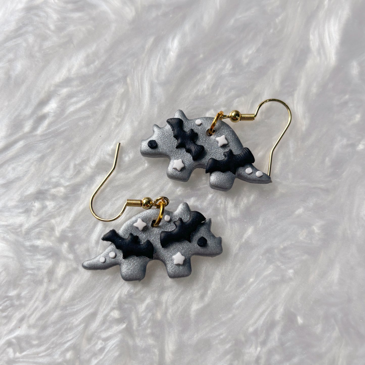 BAT DINO EARRINGS (TRICERATOPS)
