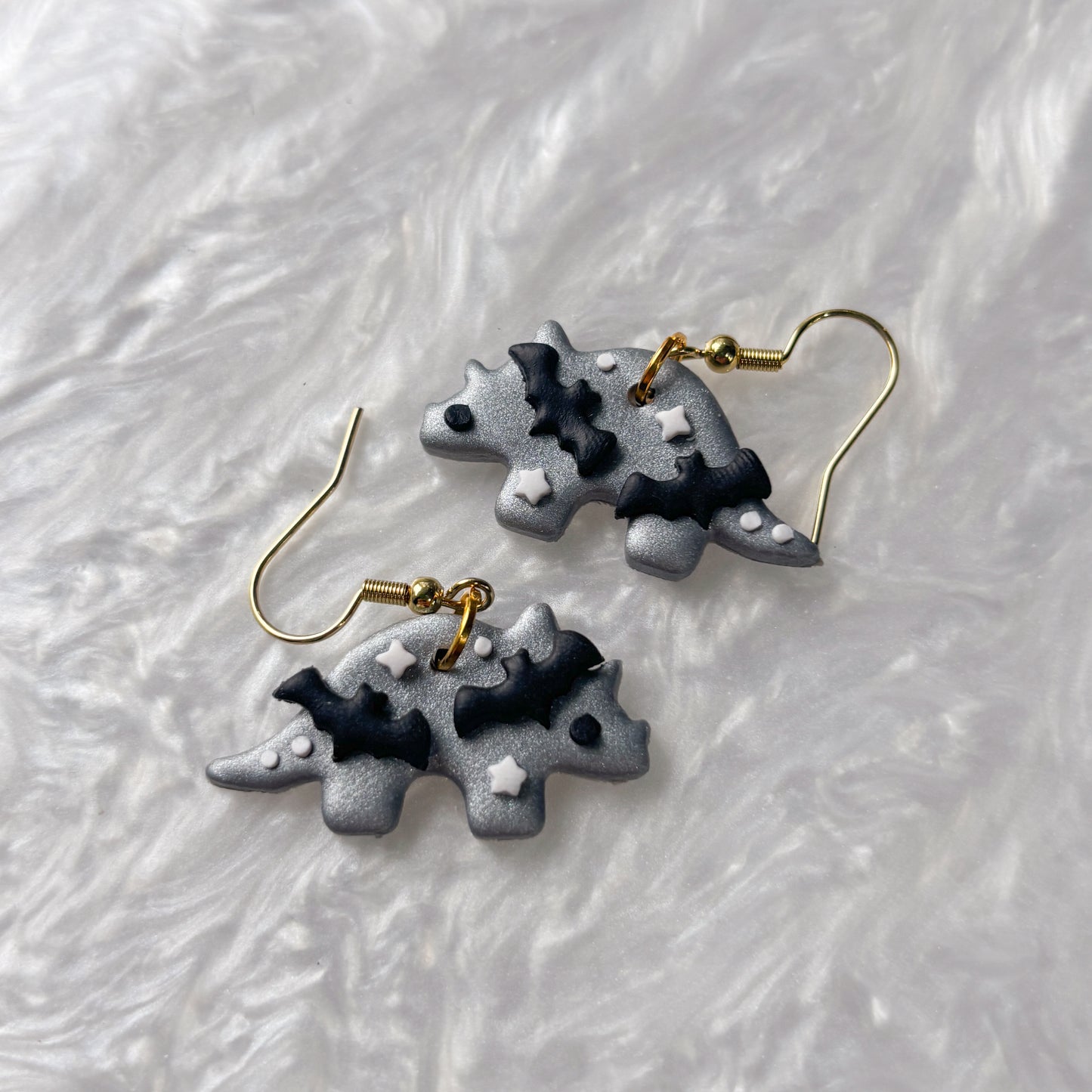 BAT DINO EARRINGS (TRICERATOPS)