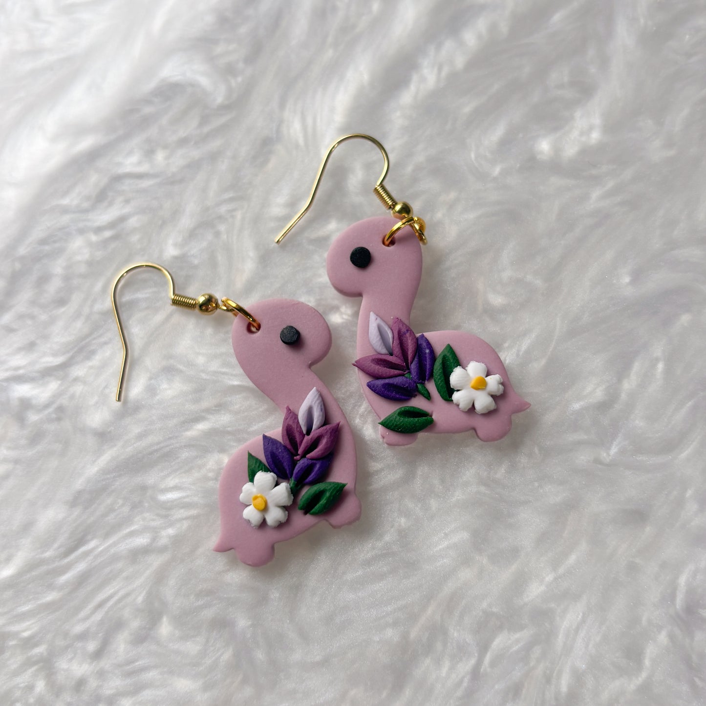 LAVENDER DINO EARRINGS (BRONTO)