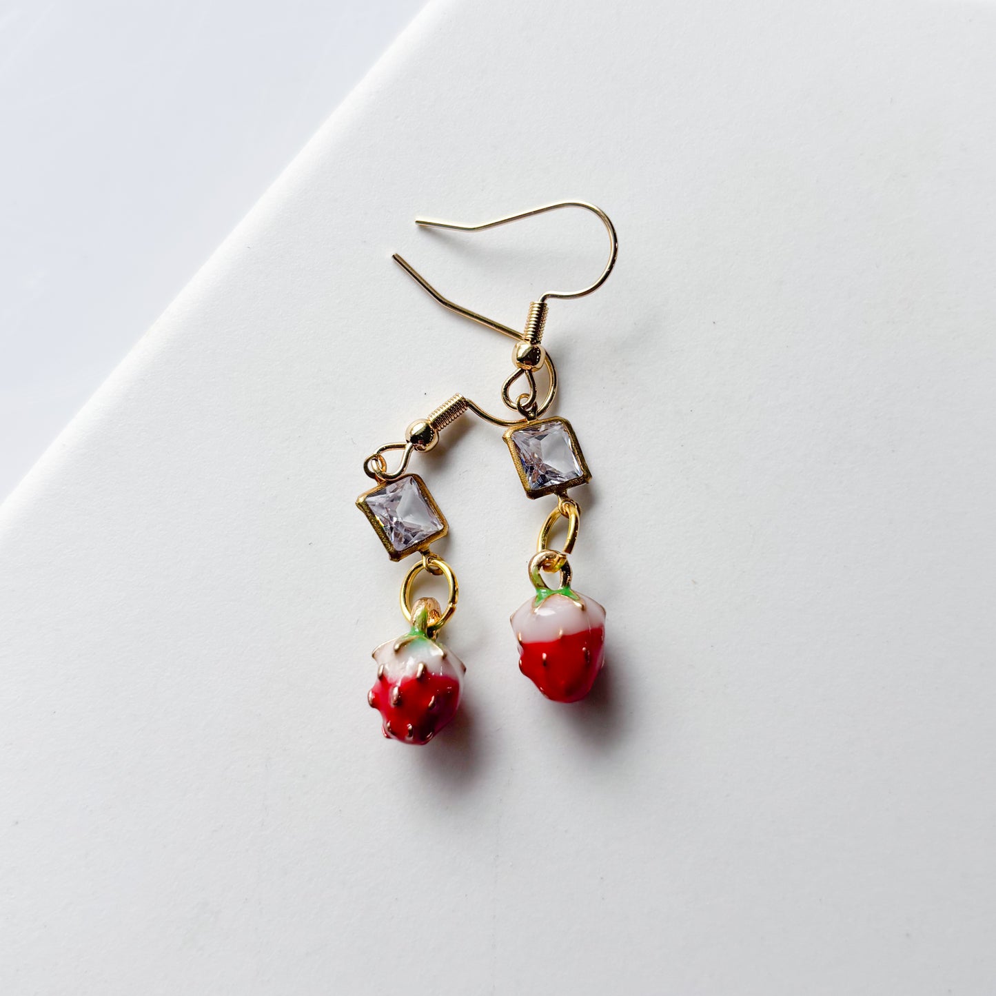 STRAWBERRY & SQUARE CHARM EARRINGS