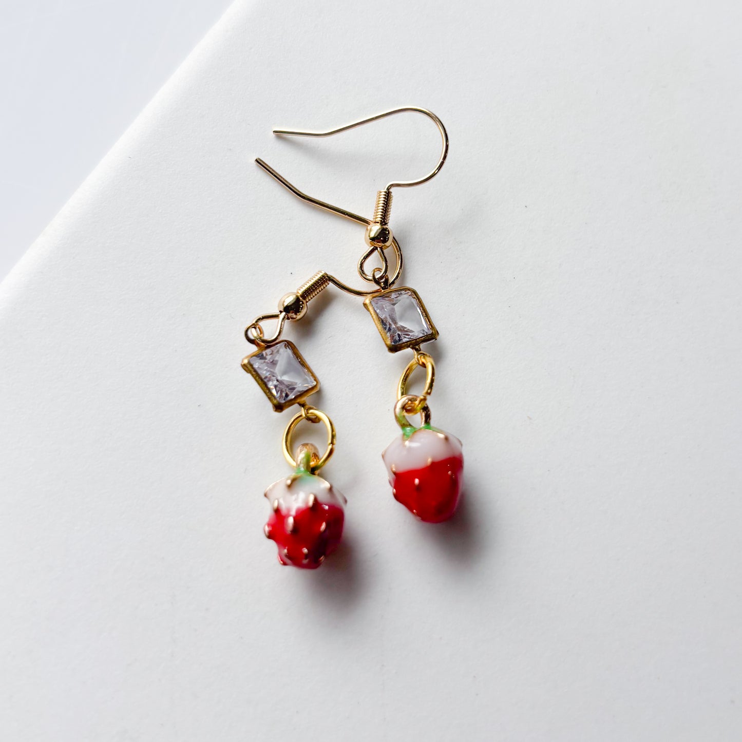 STRAWBERRY & SQUARE CHARM EARRINGS