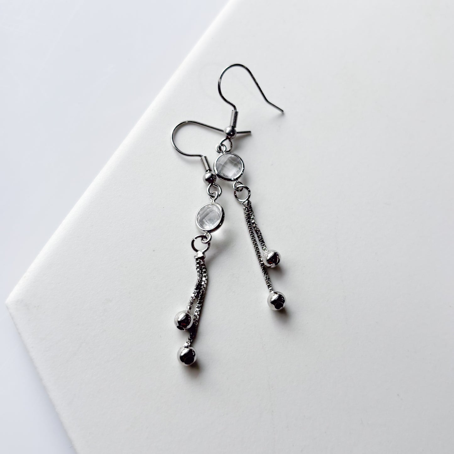 SILVER GEM & CHAIN CHARM EARRINGS